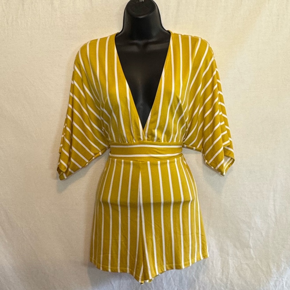 D-198 Capella Yellow & White Stripe Short Sleeve Summer Romper Size S